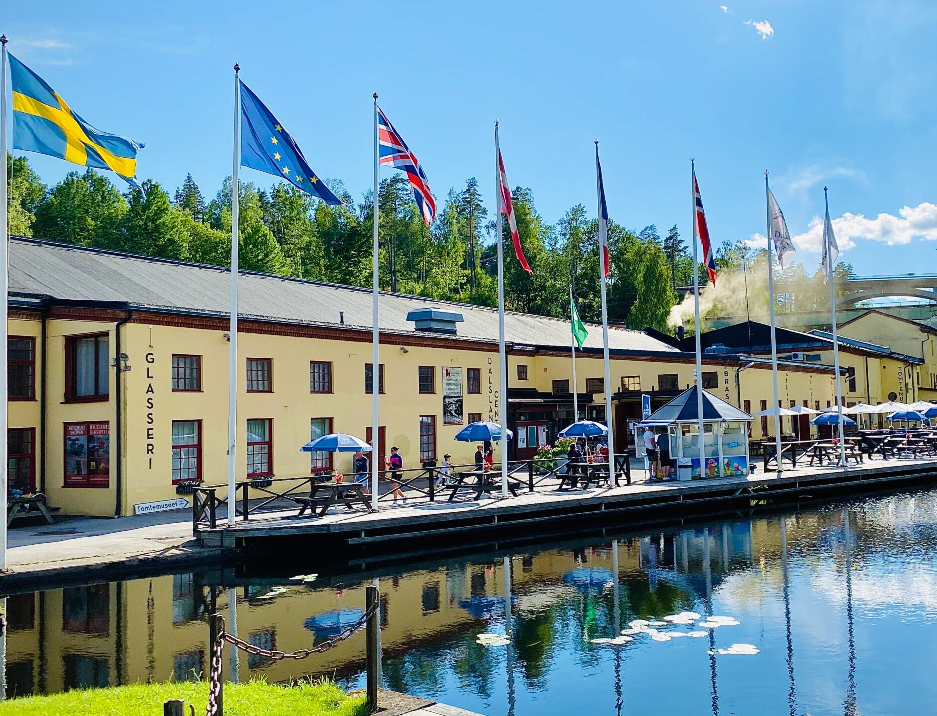 Dalslands kanal, Dalsland Center och Brasseriet, Håverud.