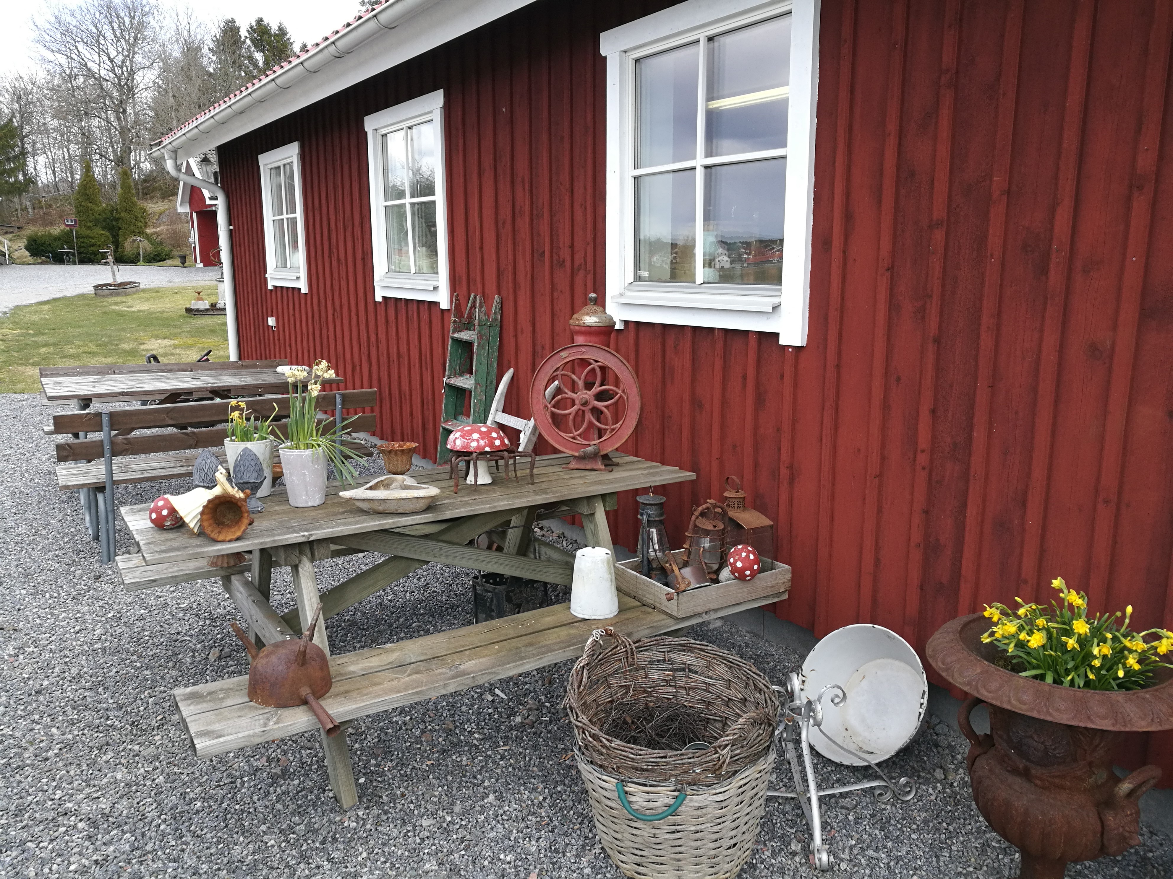 Bild utvändigt på Utängs Antik.