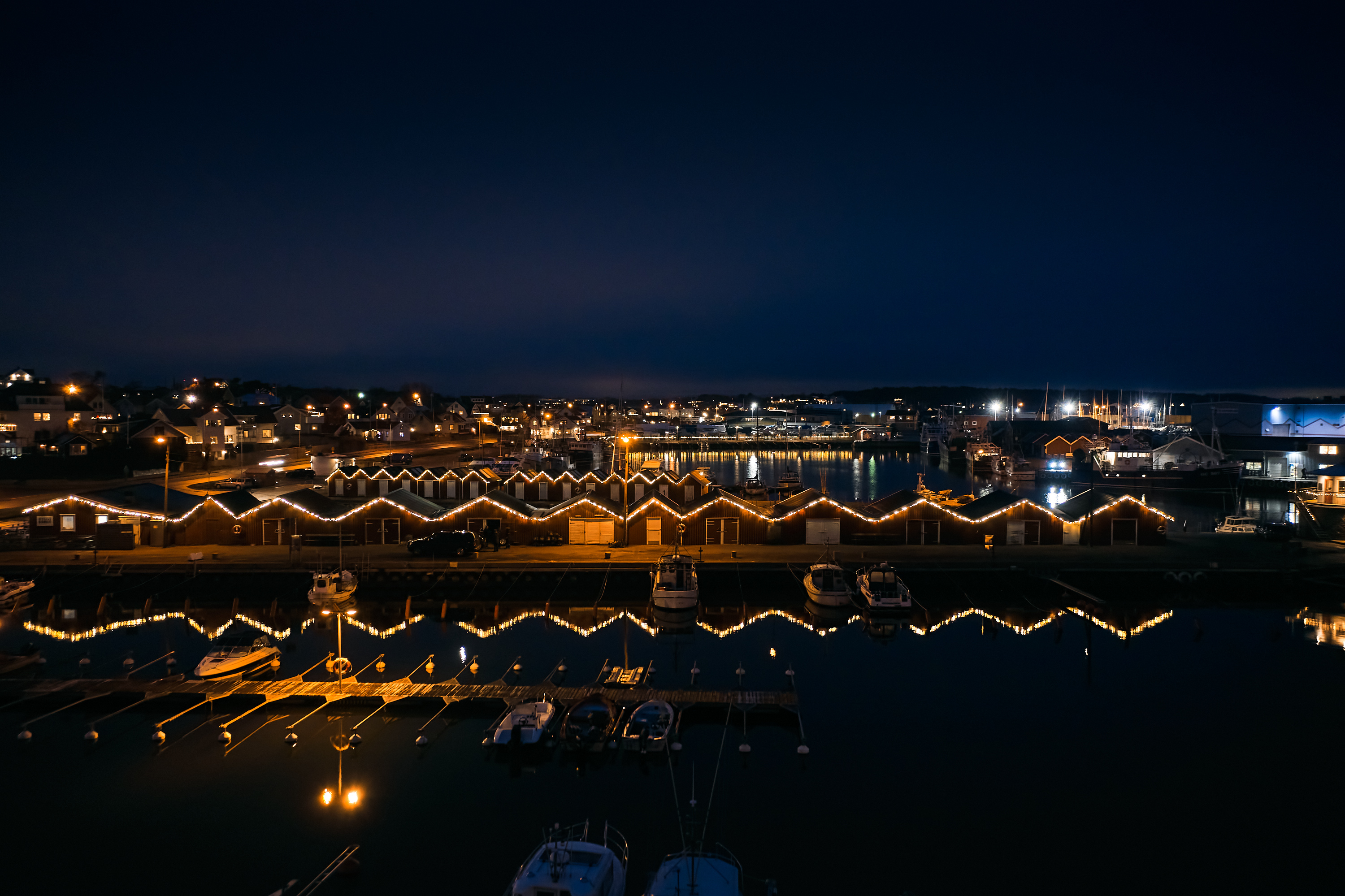 Sjöbodar i juleljus, Skärgården i advent