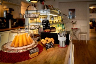 Aleks café & galleri 369 Varekil