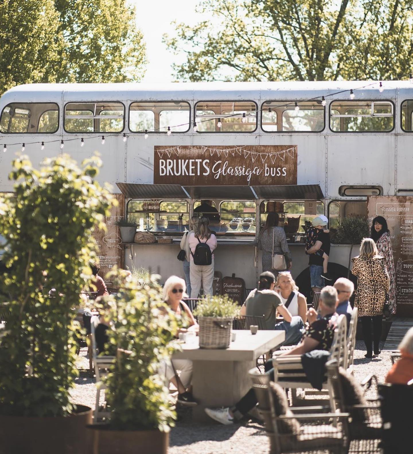 Utomhusservering hos Bruket i Wiared.