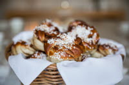 Korg med kanelbullar