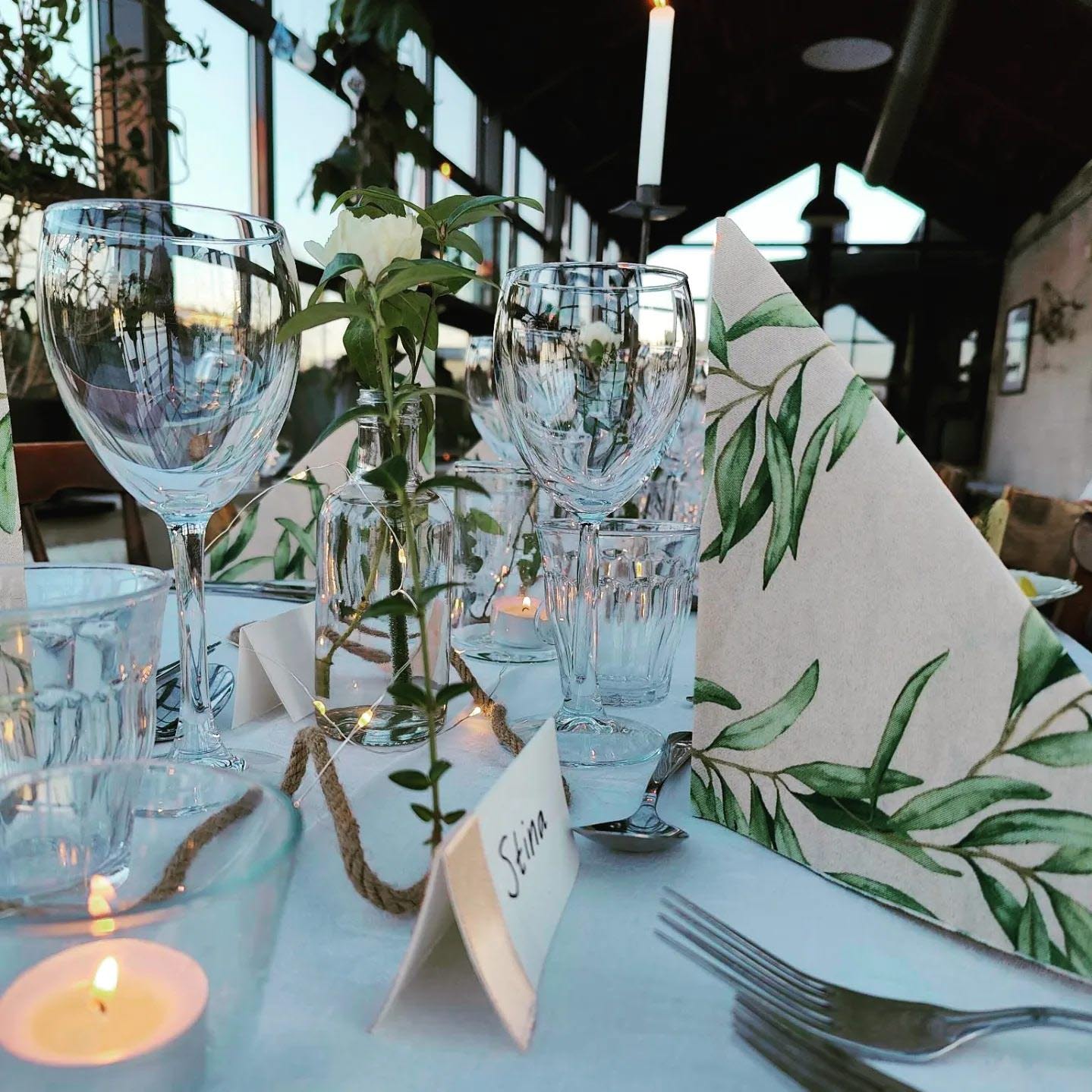 A set table at Glasets hus in Limmared.