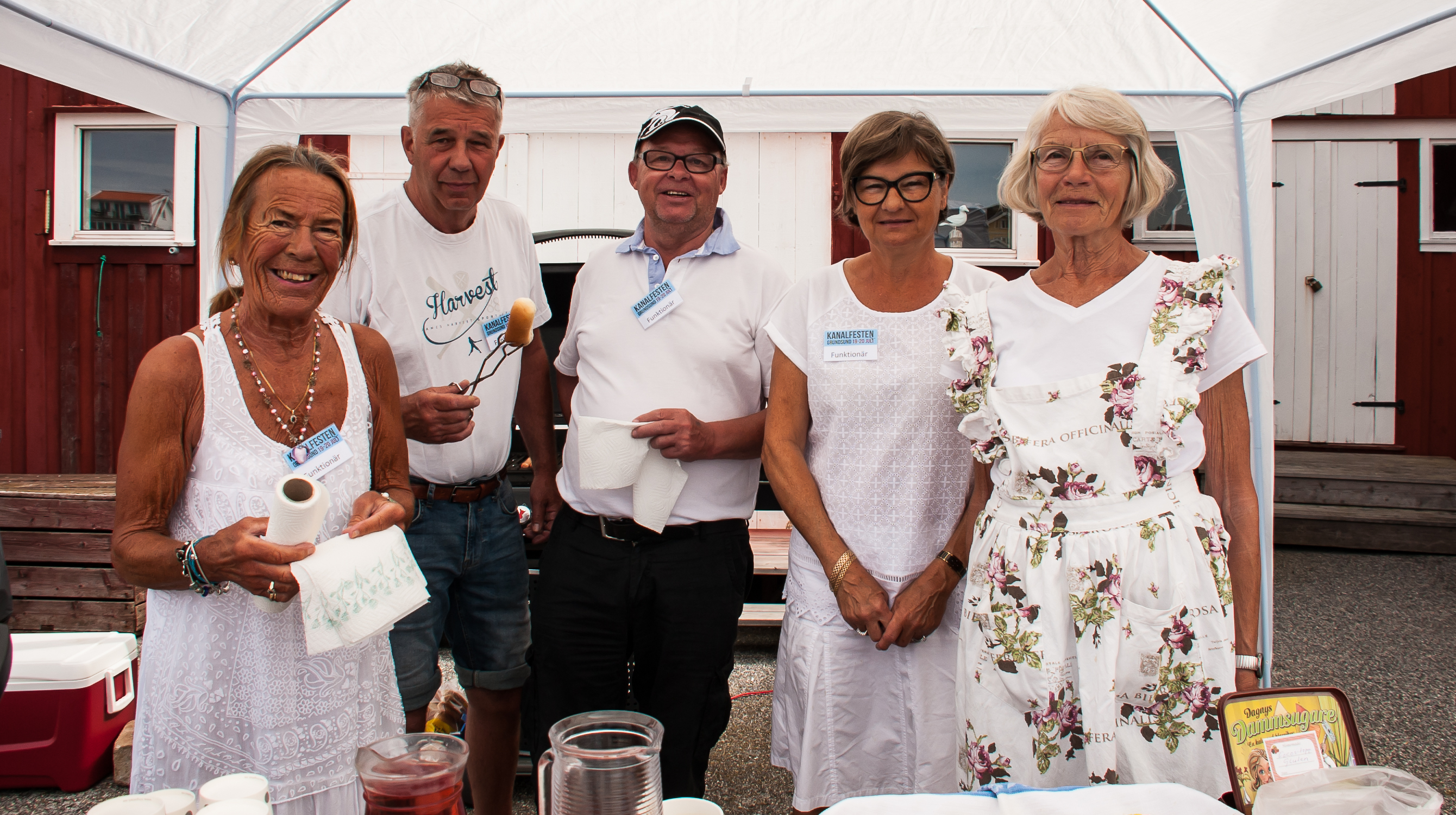 Kanalfesten i Grundsund 2019. Fika och hembakt hjältarna.