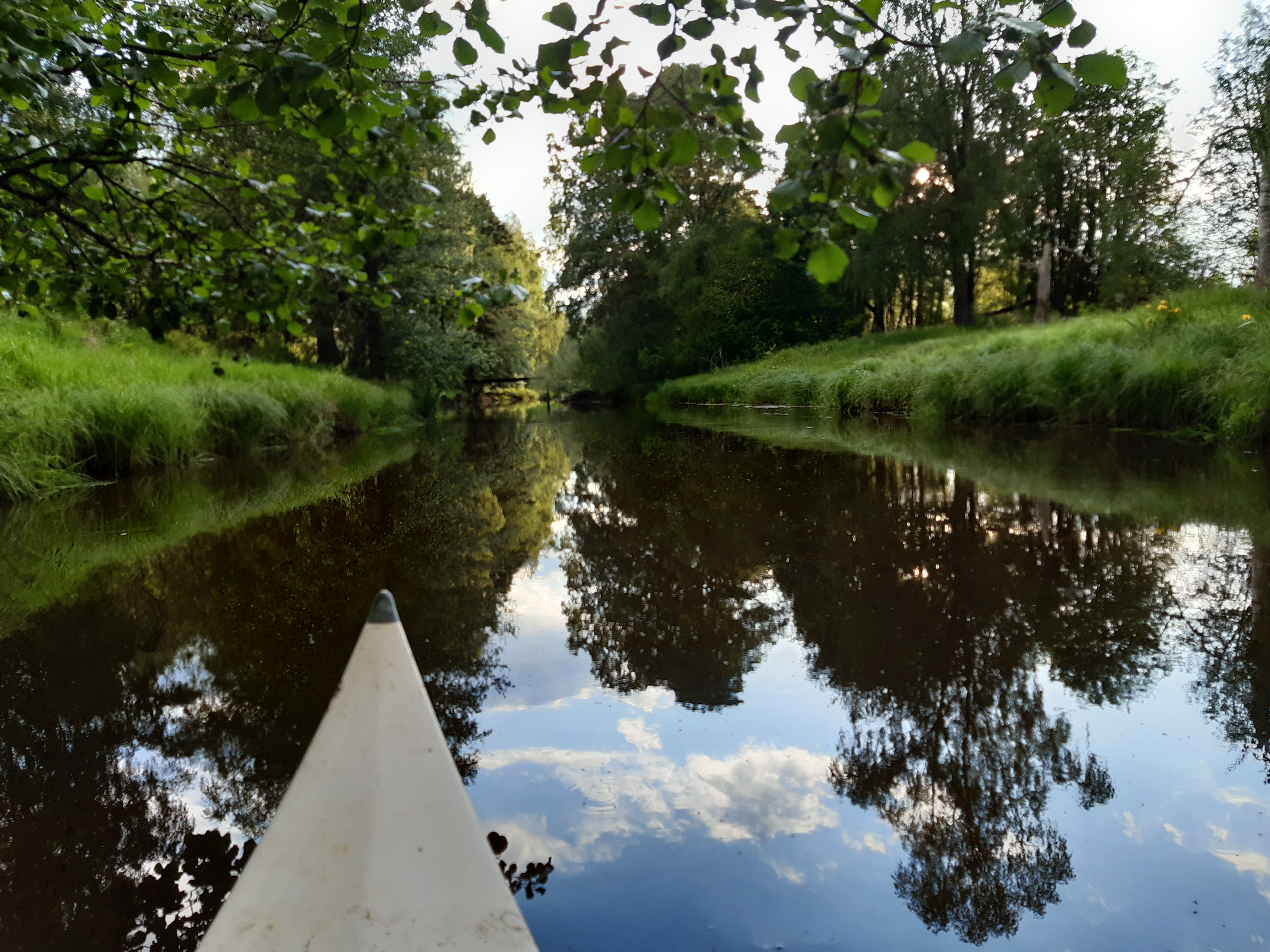 Kanotpaddling på ån Flian vid Herrtorps Qvarn