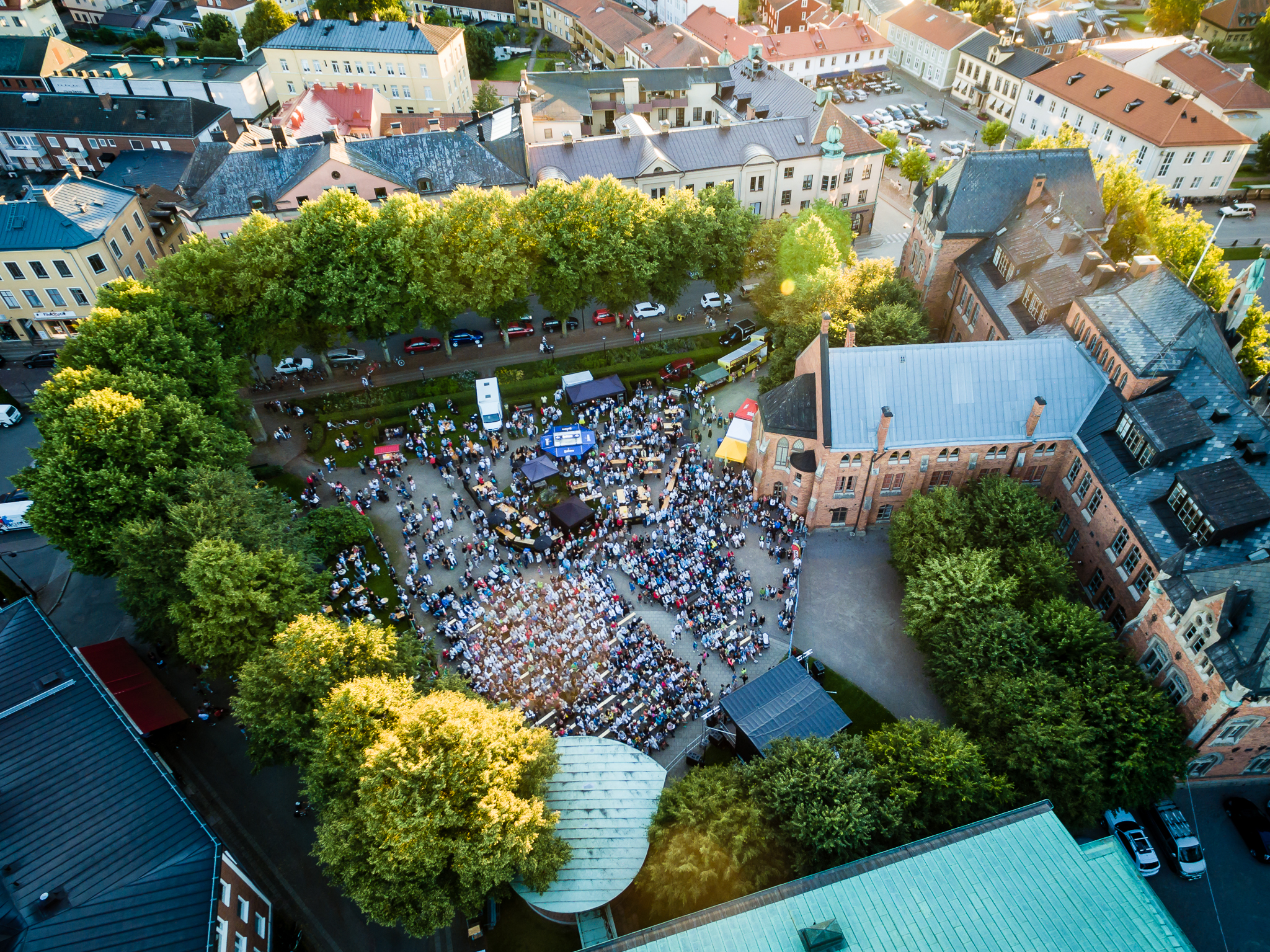 Flygbild över Djäknescenen i Skara