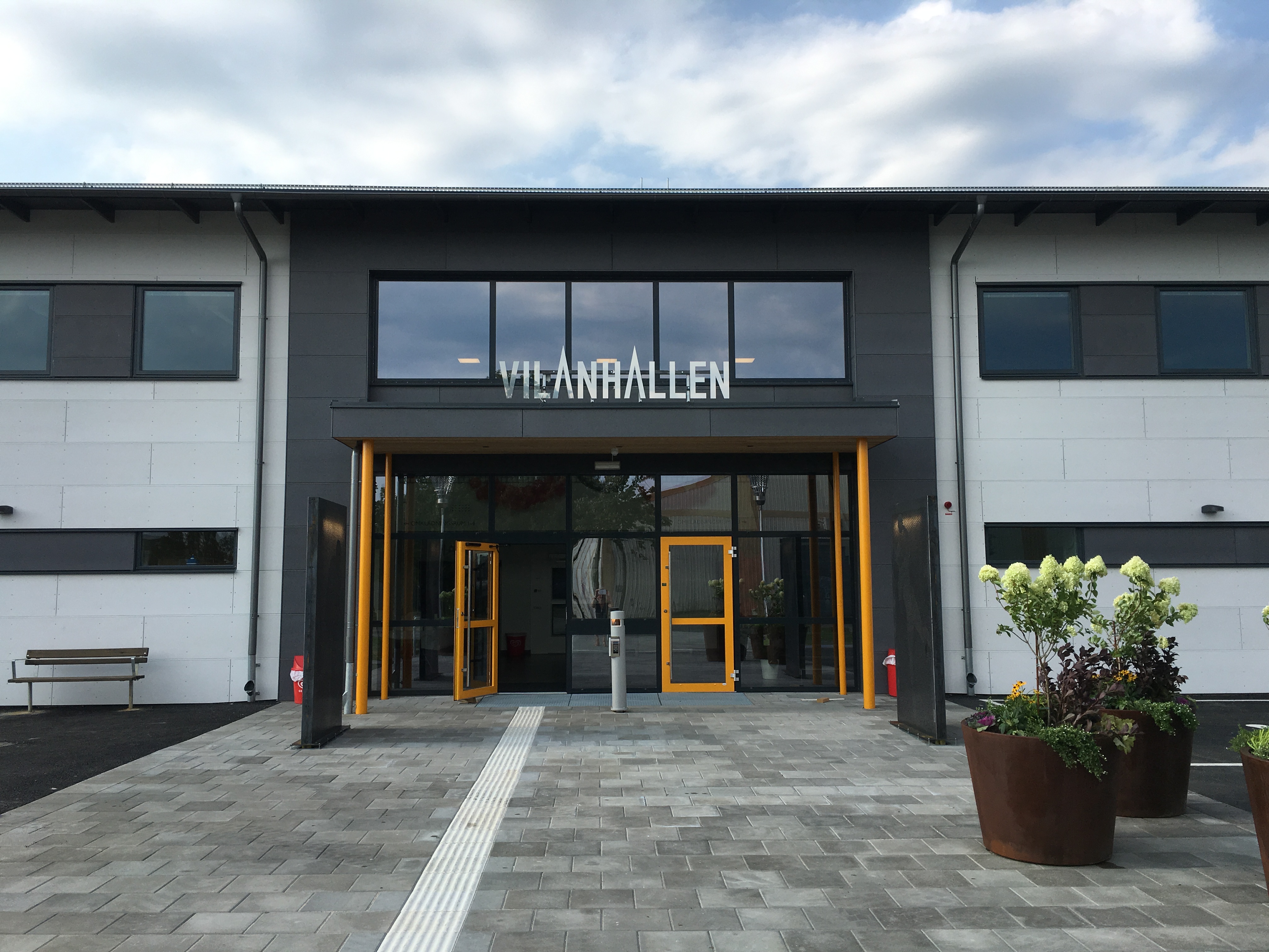 Entrén till Vilanhallen