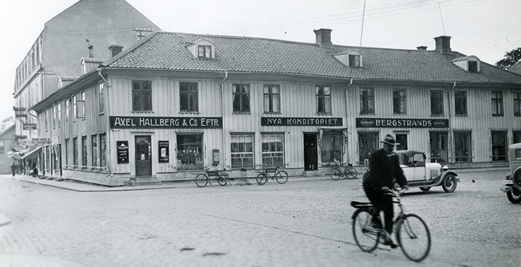 Gammalt foto på Marumsgatan sett från Stortorget