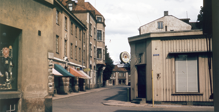 Gammalt foto från Olins gränd mot Klostergatan