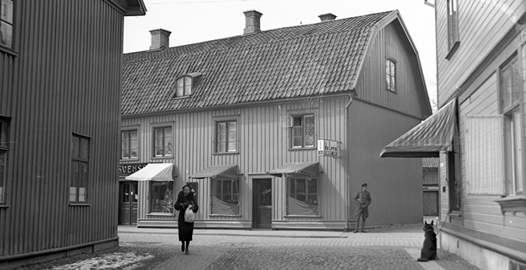 Gammalt foto på Olins gränd Skara