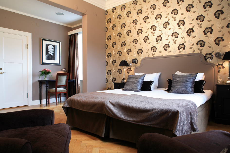 A hotel room in brown tones
