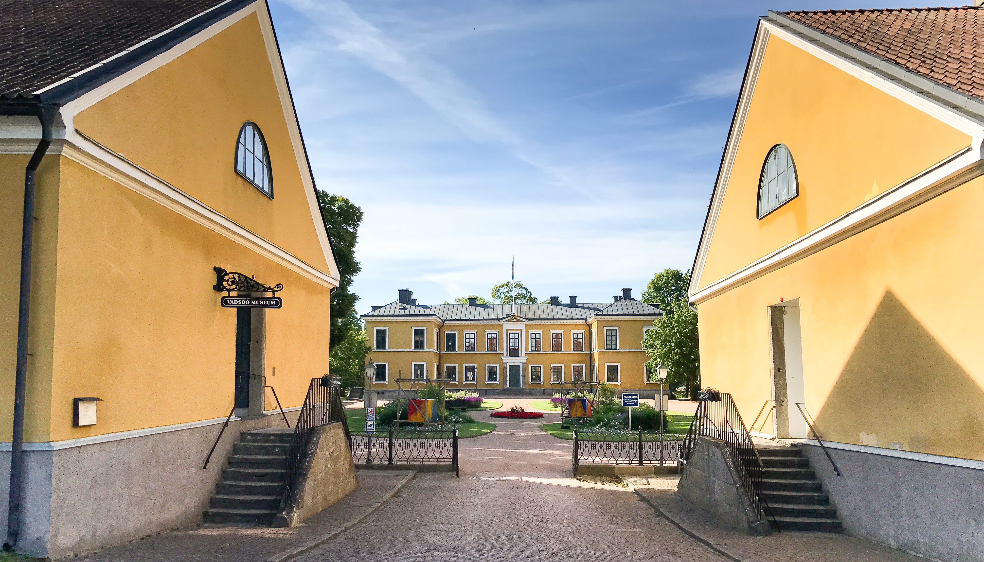 Entrance to the residence Marieholm in Mariestad where Vadsbo museum is located. 