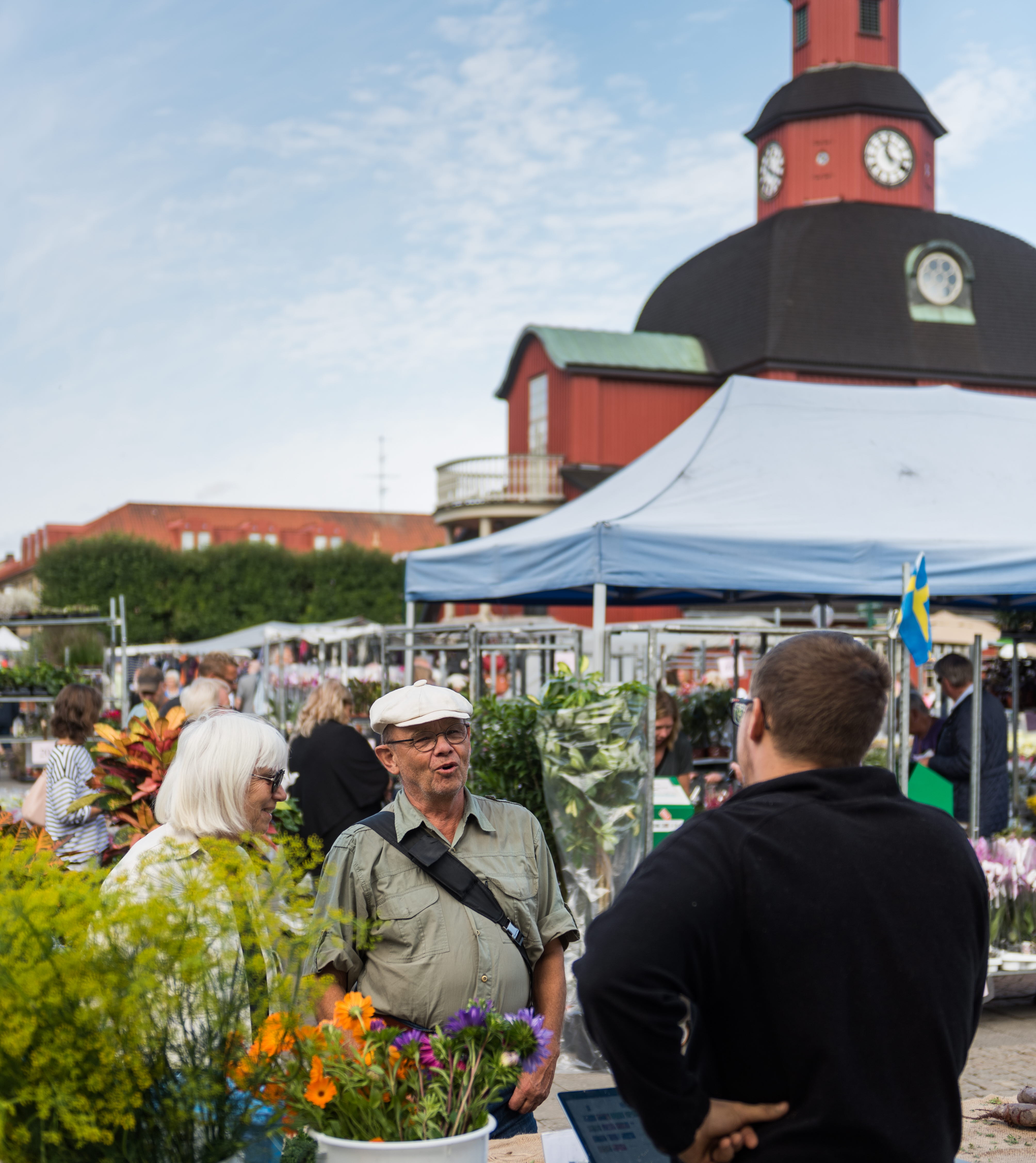 Handel på stora kända torget i Lidköping vid sjön Vänern. 
