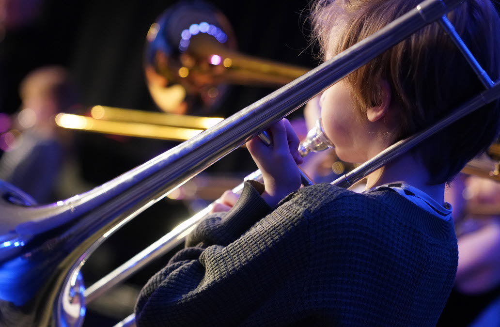Barn som spelar trombon