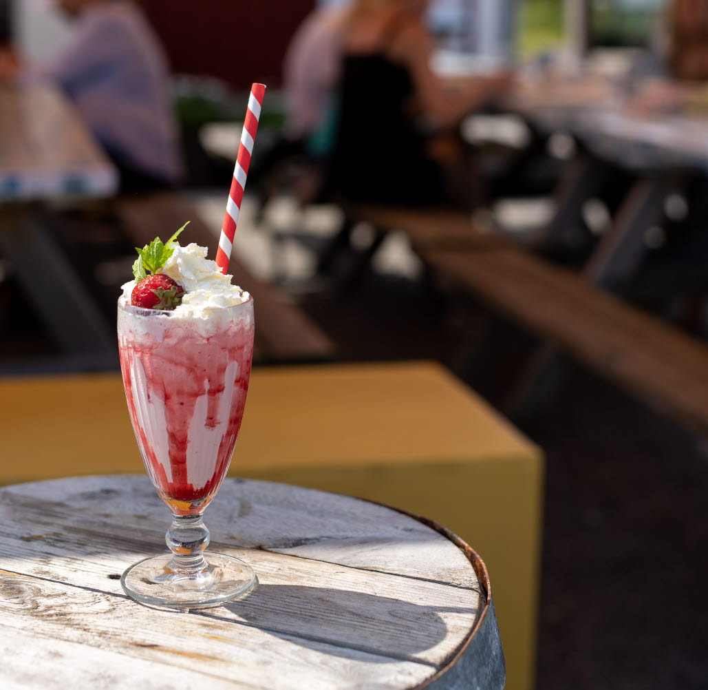 Linas Brygga
glass
Dyrön 
Sommar