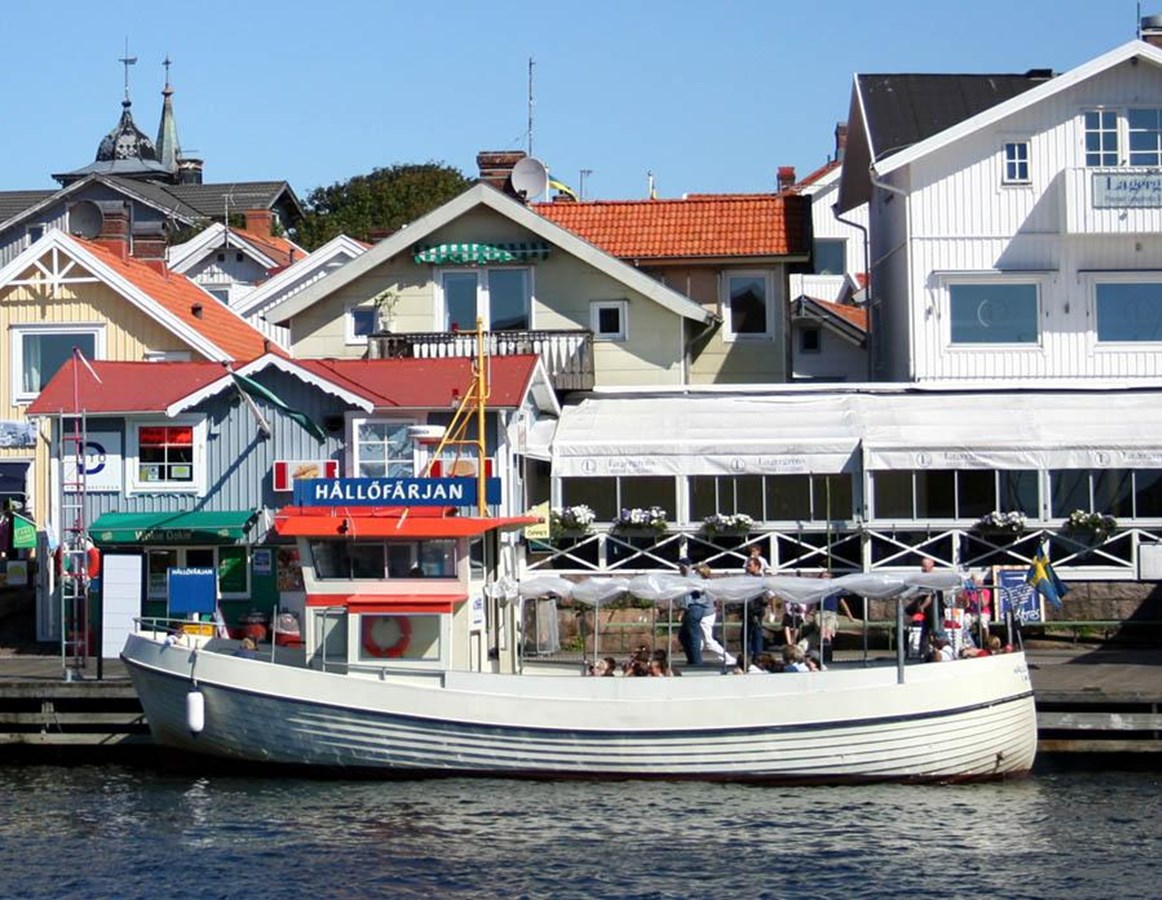 Hållöfärjan