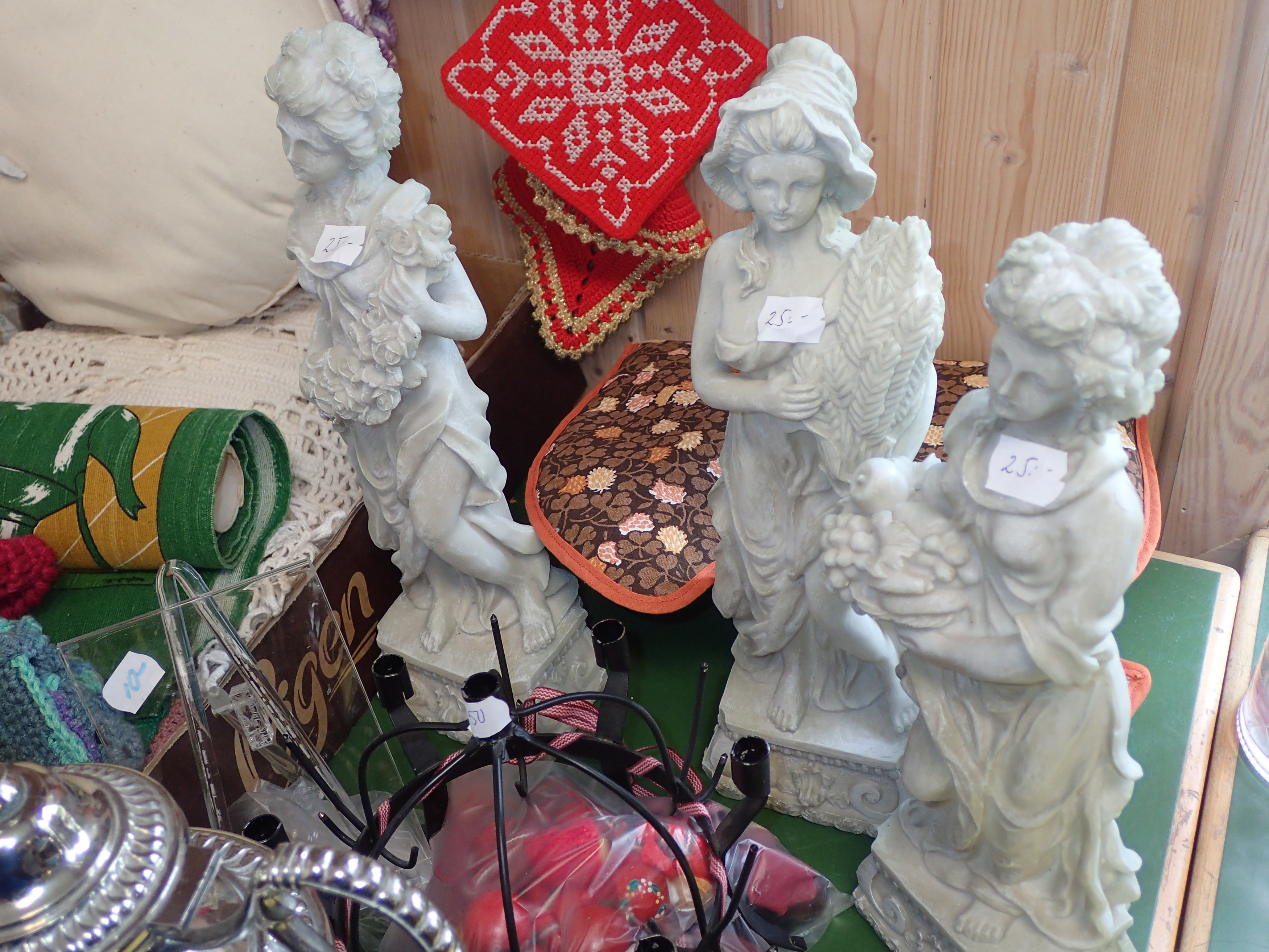 Loppisföremål till försäljning