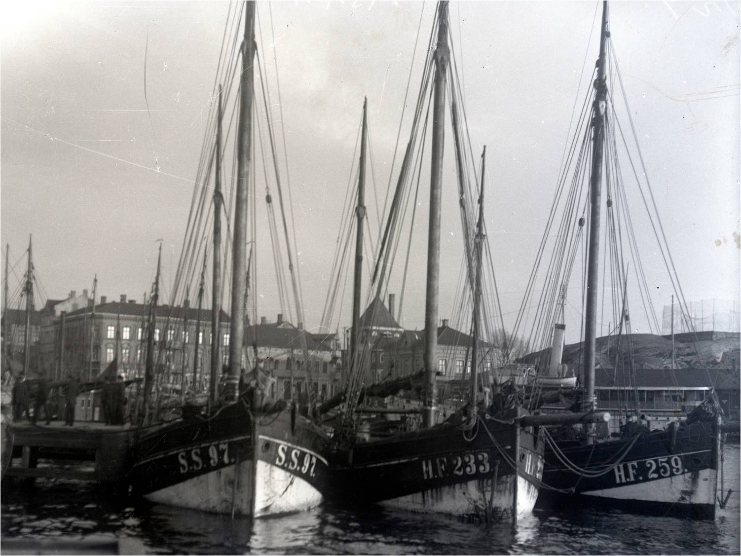 Fartyg lastade med smuggelsprit