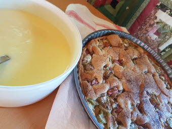 Rabarberpaj med vaniljsås