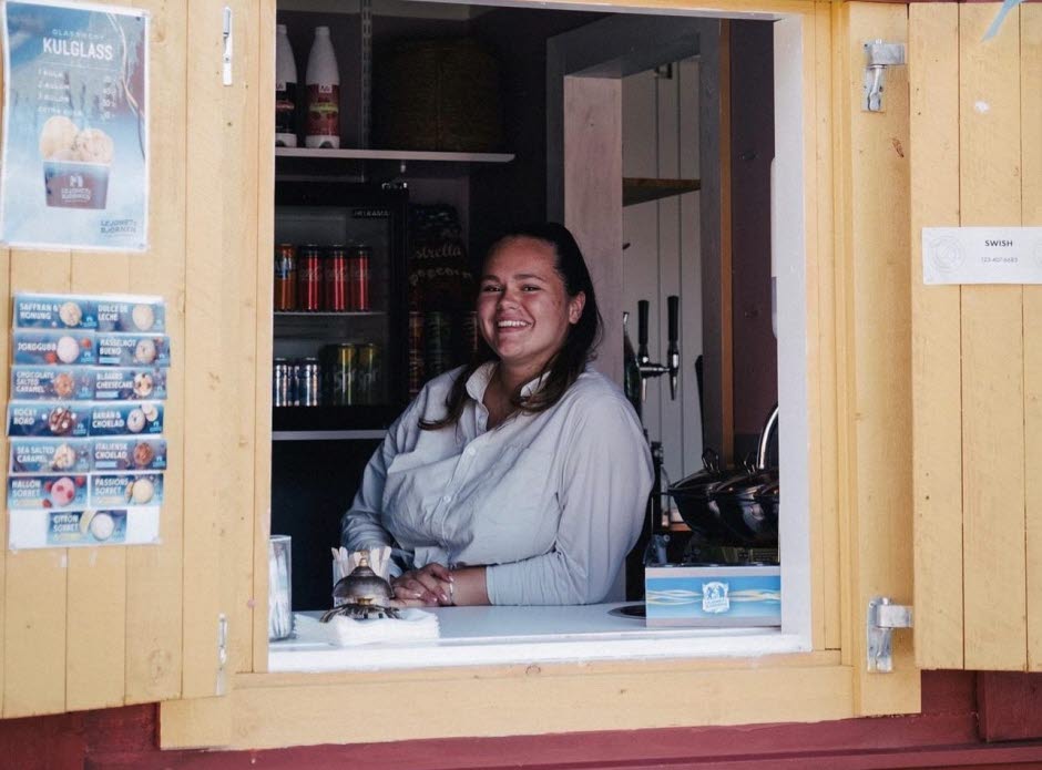 Björholmens marina
Hotell & Restaurang
Glass
Sommar 
Bohuslän