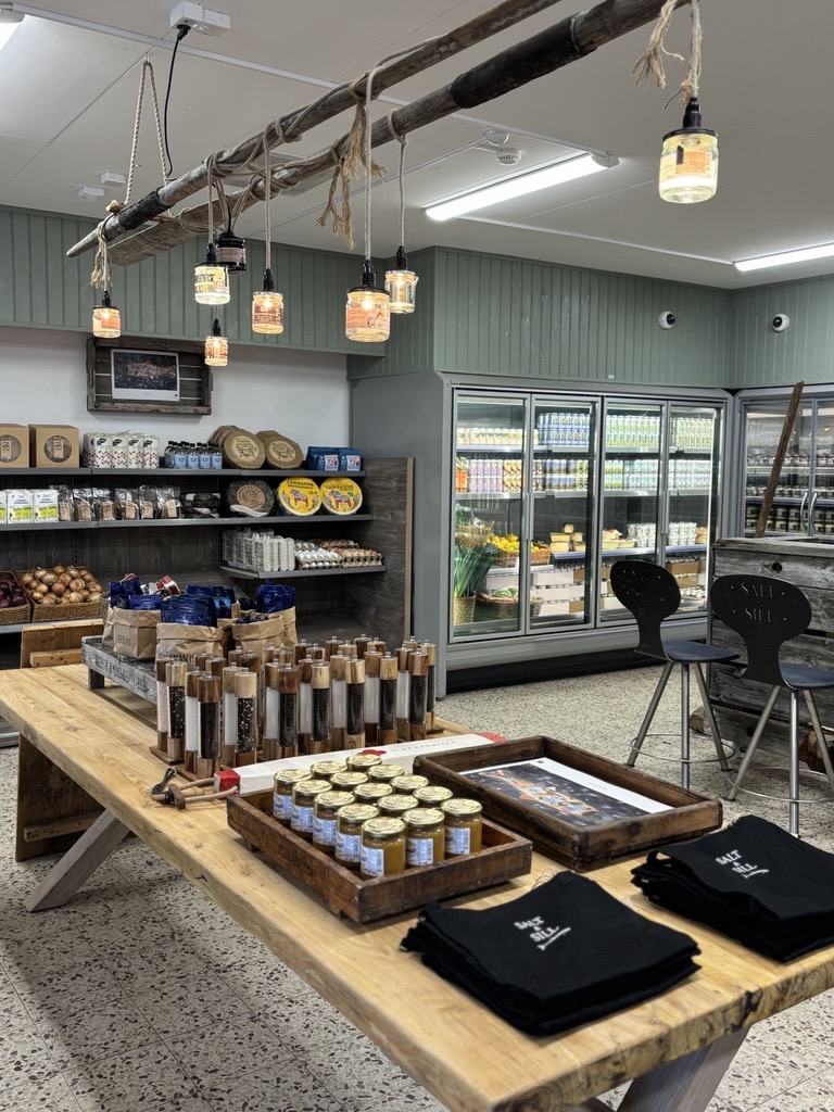 House of herrings på Klädesholmen. Här hittar du allt du behöver om du älskar sill. 