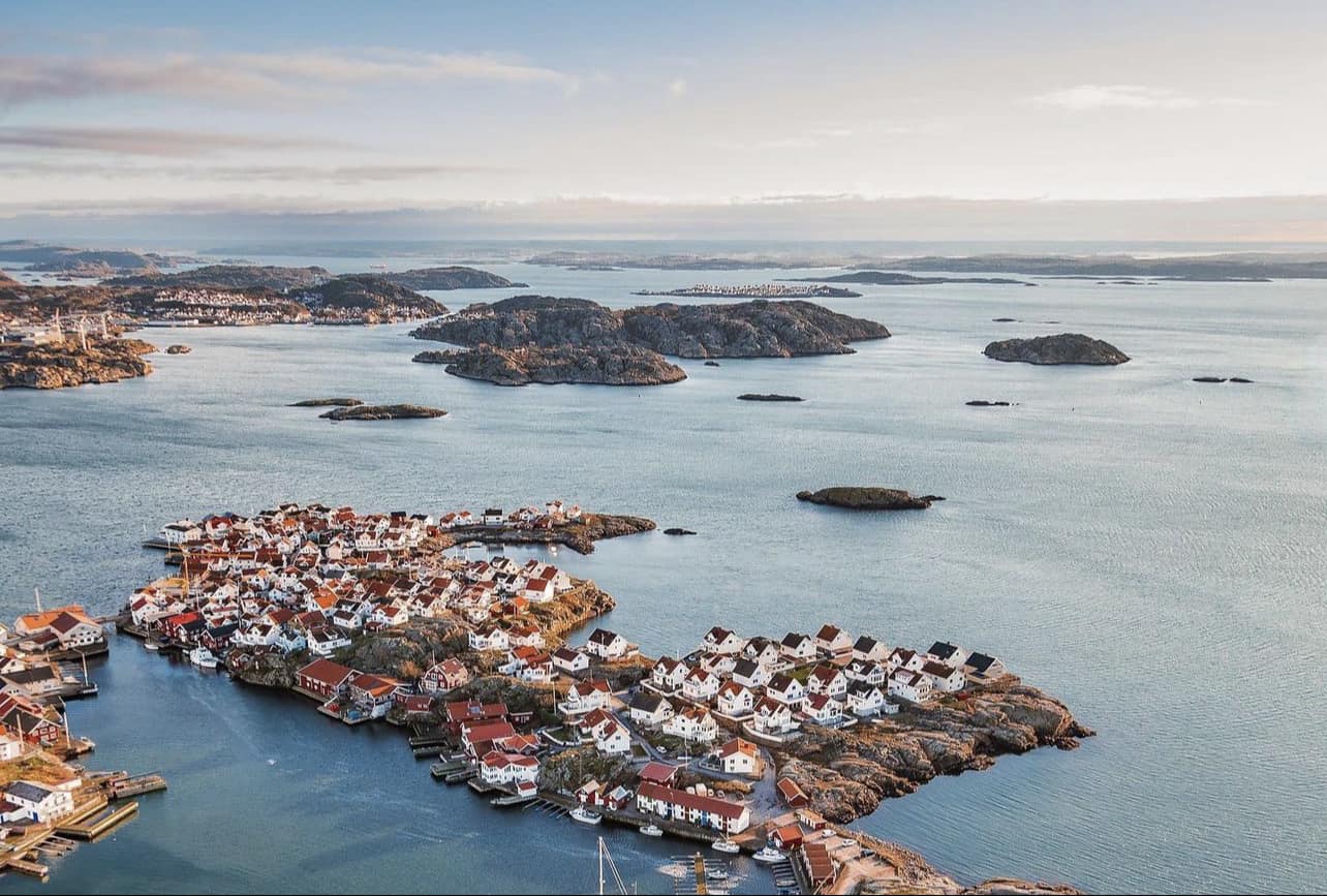 Klädesholmen, Tjörn