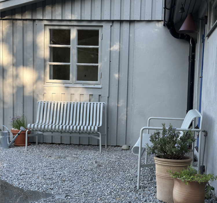 Atelier blå houses är tre små stugor att hyra vid rösselvik på Tjörn 