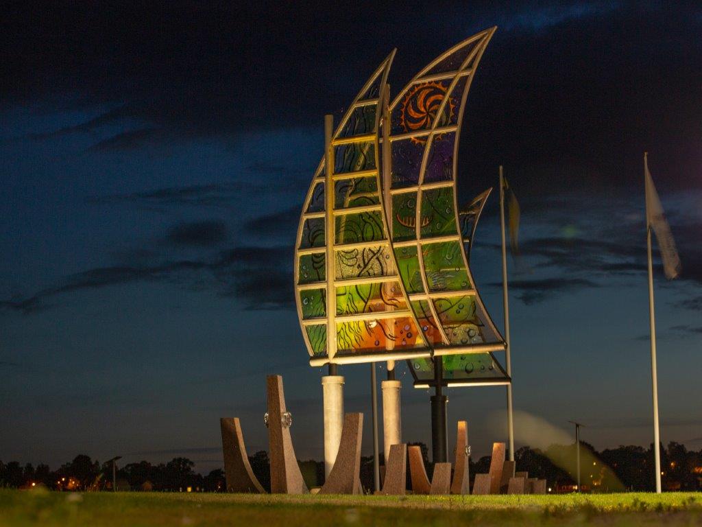 andarnas skepp i kvällsljus