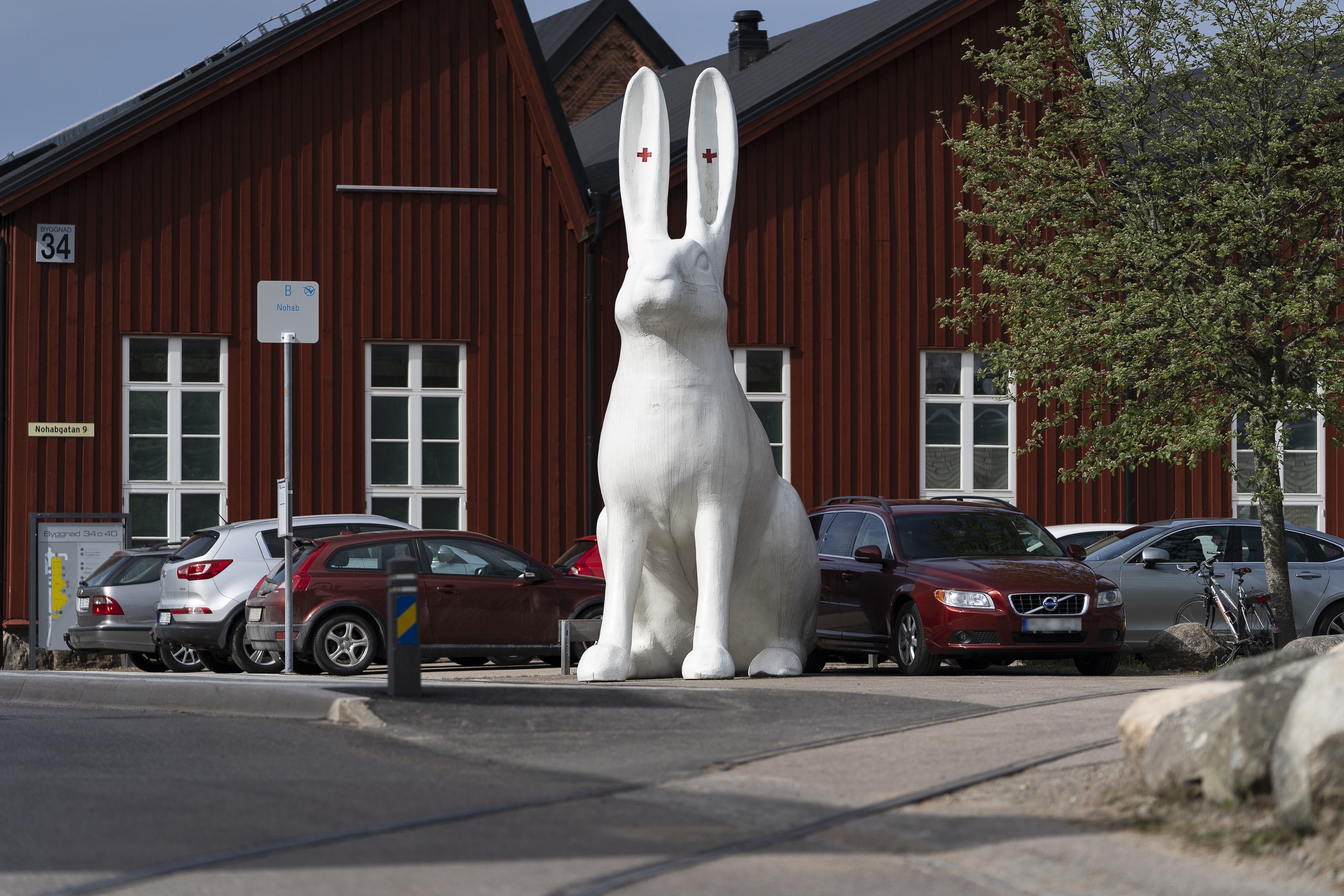 Skulpturen Albino Aid i Trollhättan