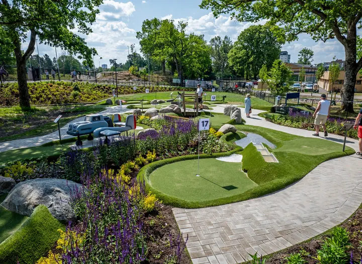 Äventyrsgolf i Trollhättans Stadspark