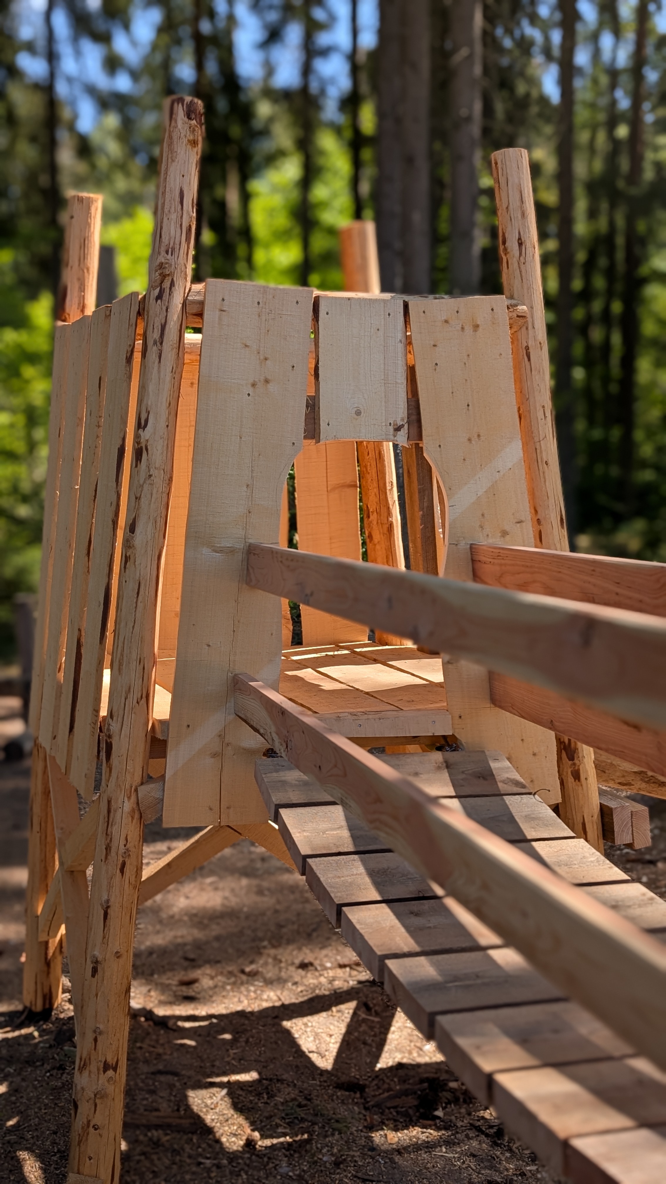 Trollskogen lekplats klätterbana 