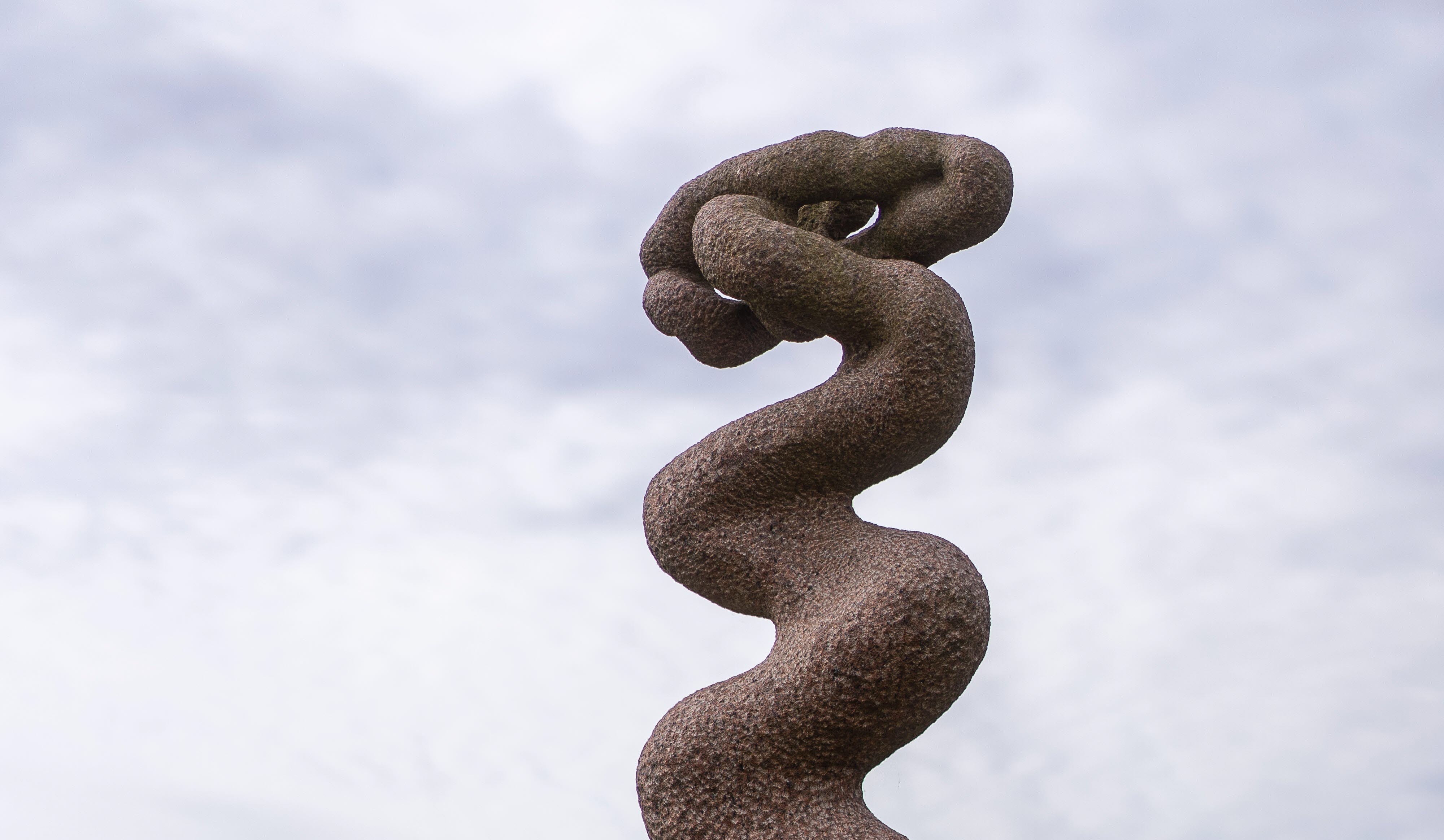 Skulpturen Ström i Trollhättan