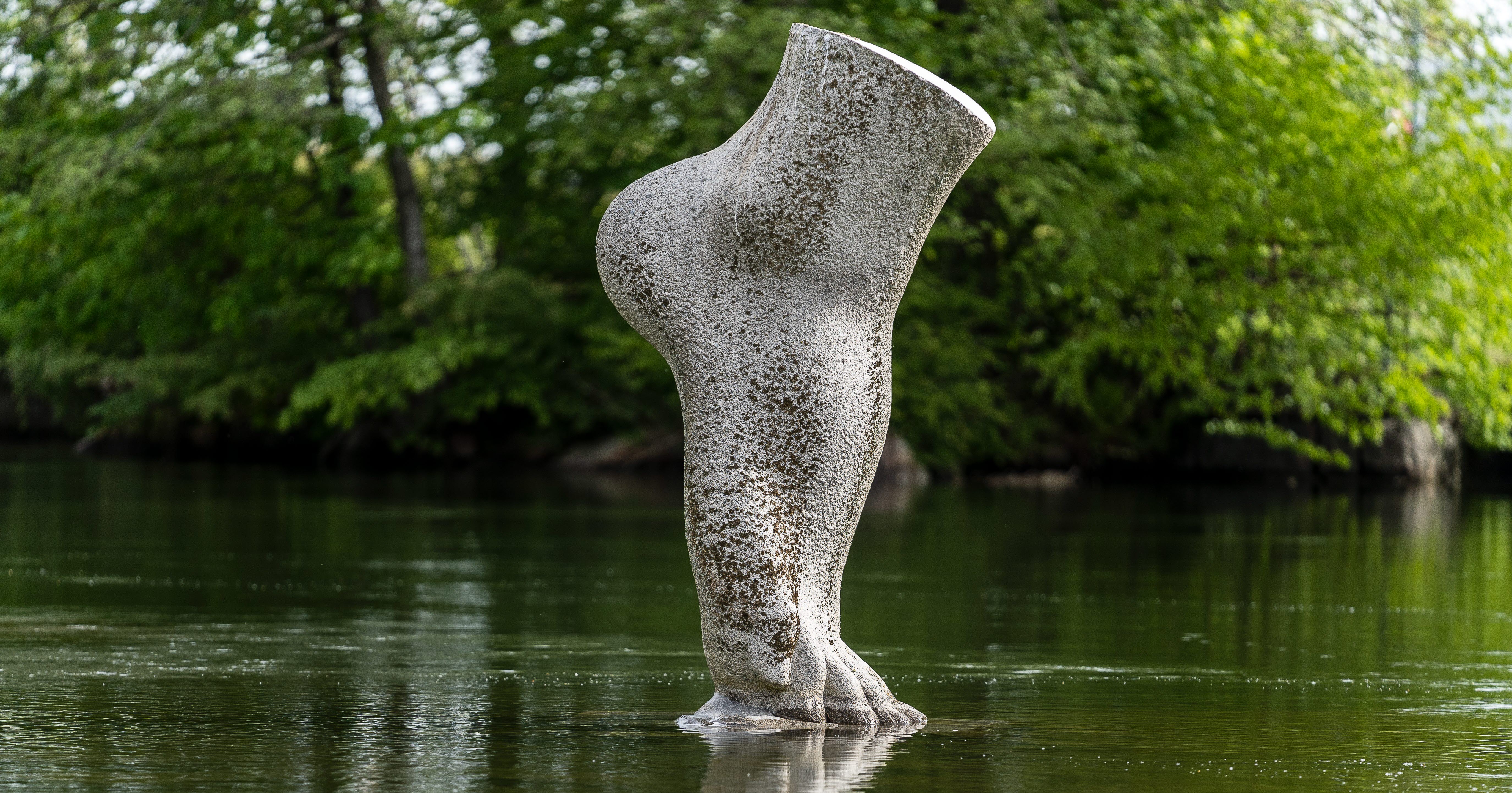 Skulpturen Touch i Trollhättan