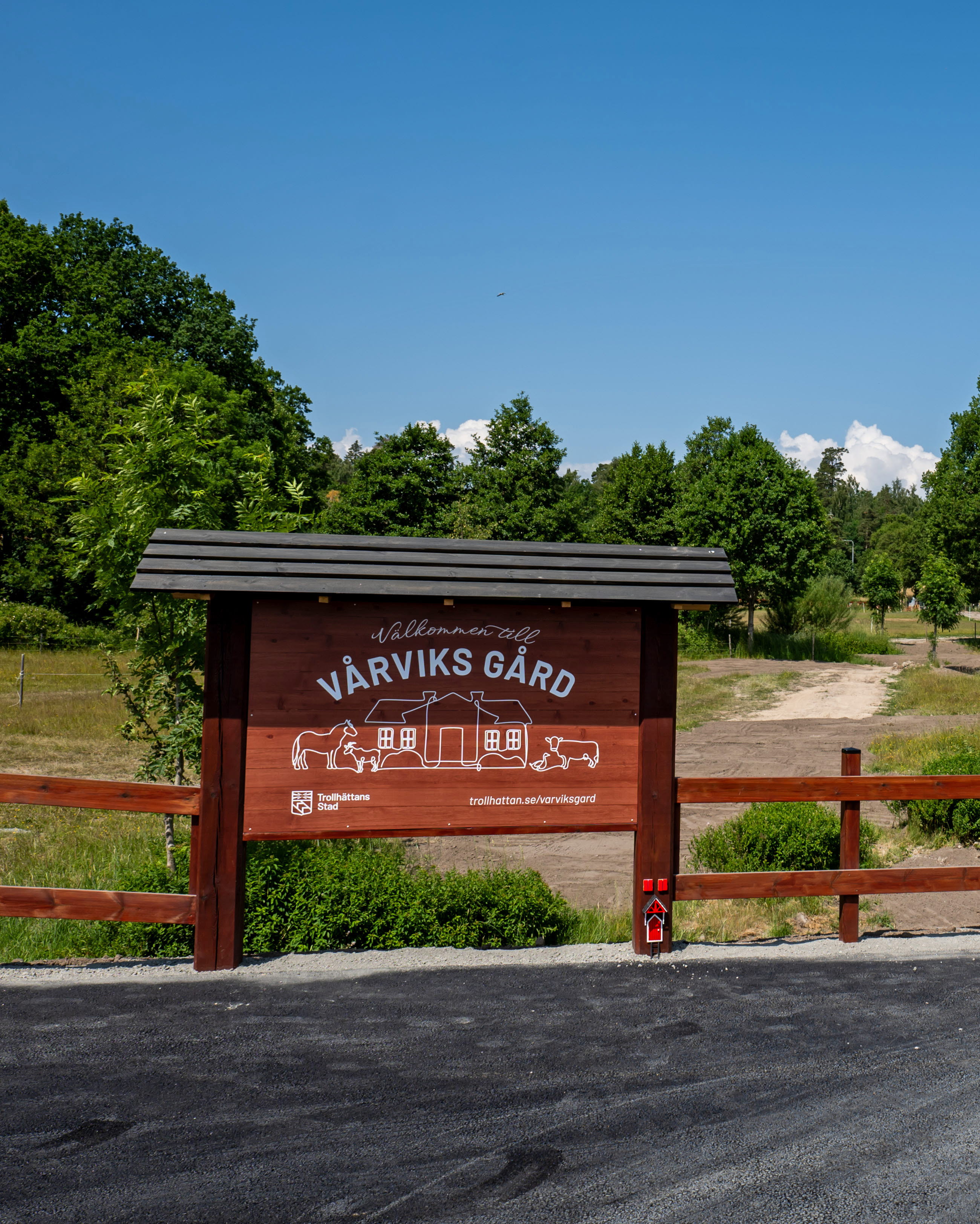 Ingång till gården Vårviks Gård