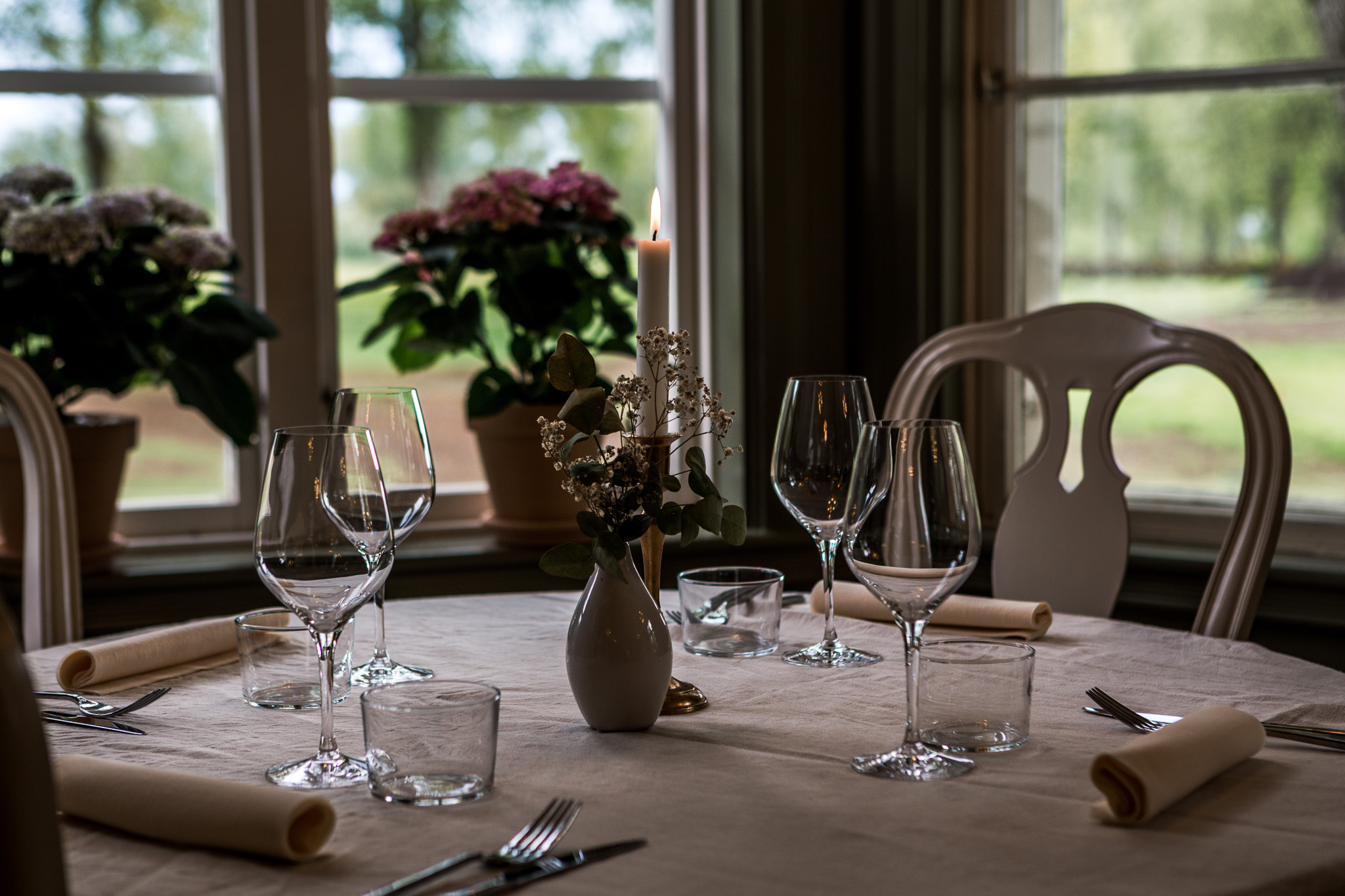 Fin dukning på ett middagsbord