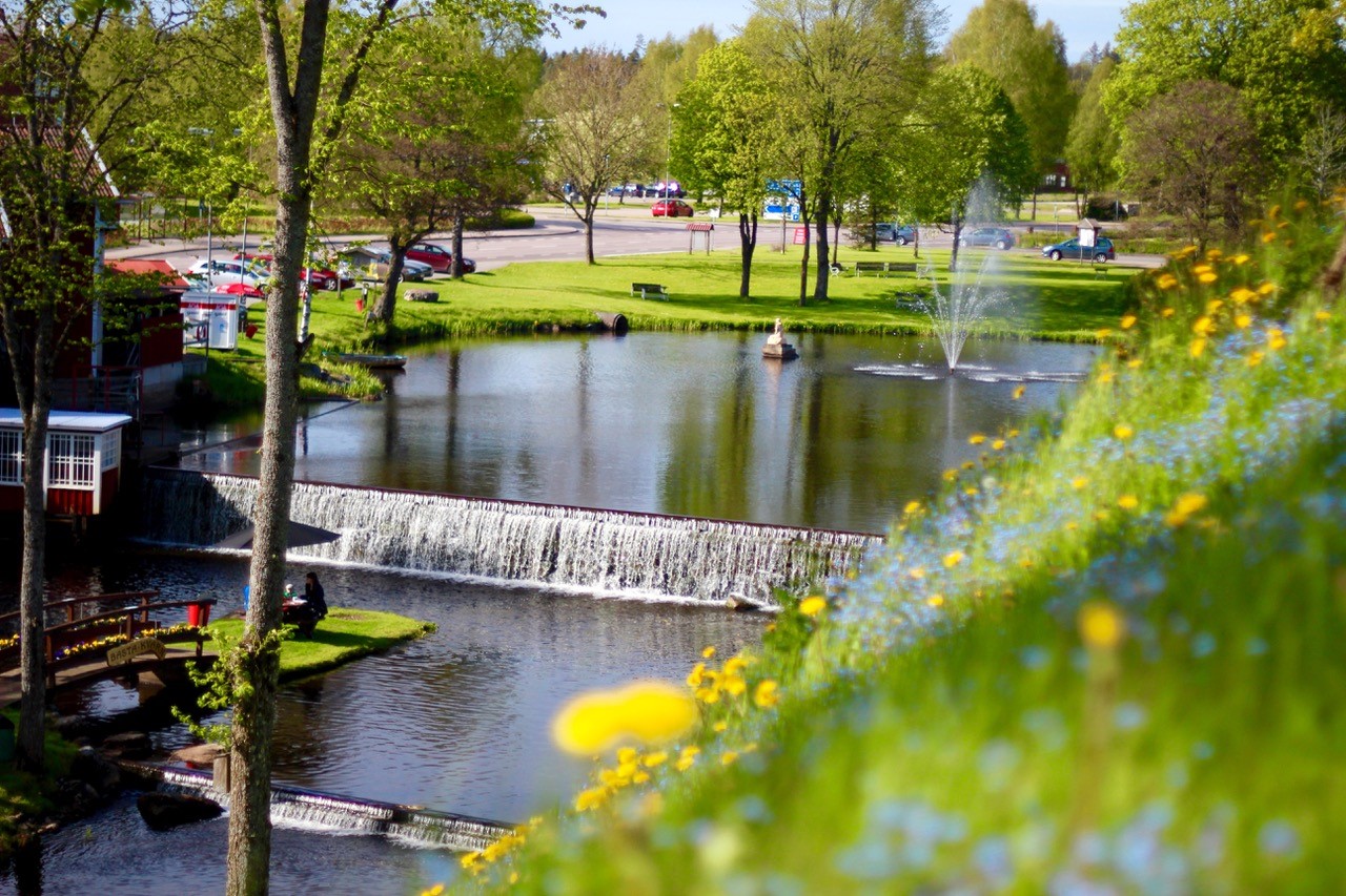 Mysiga Basta Kvarnkafé ligger strax intill Ätran i Blidsberg (Ulricehamn).