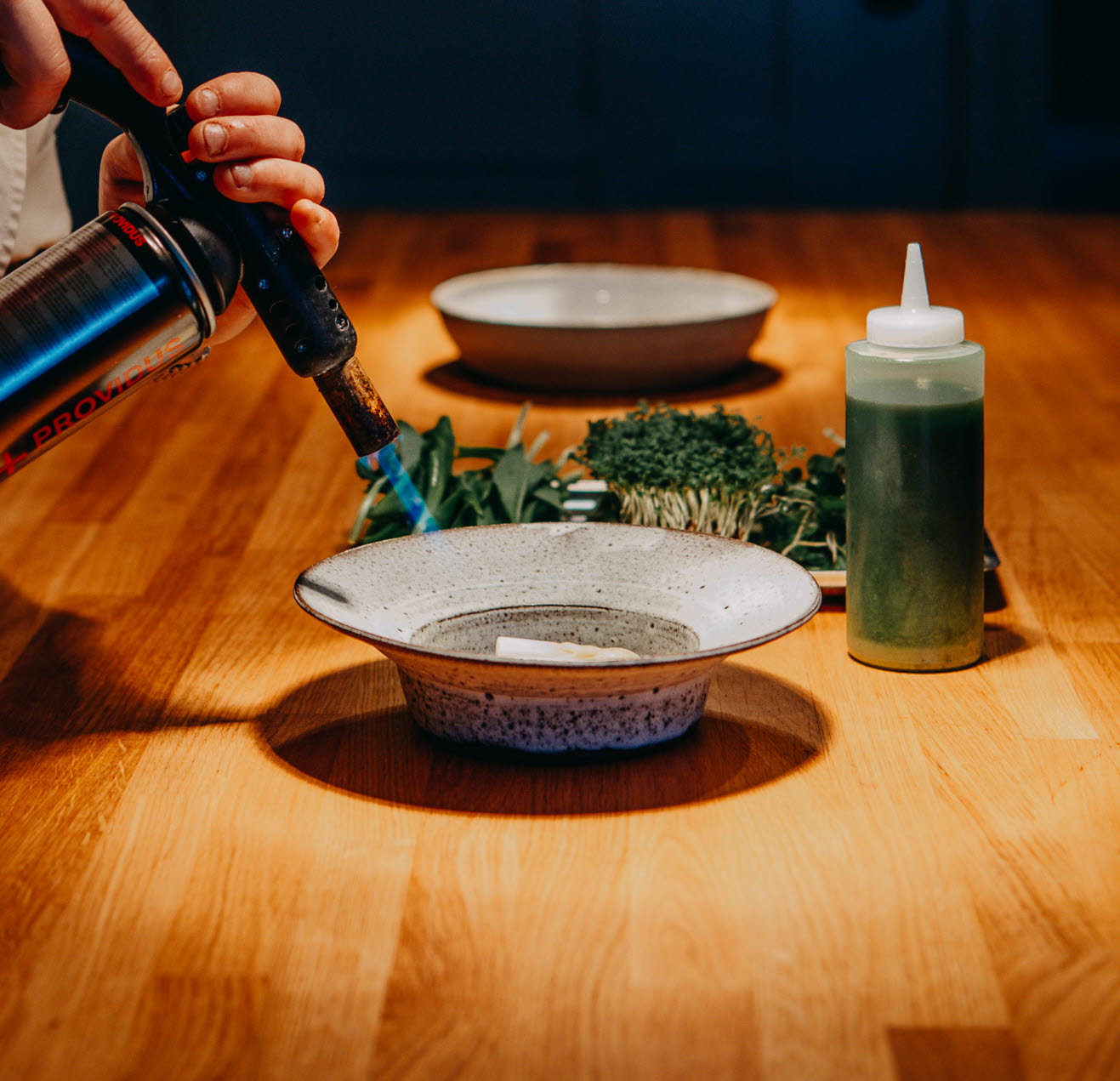 Kock lagar mat på Åsundsholm