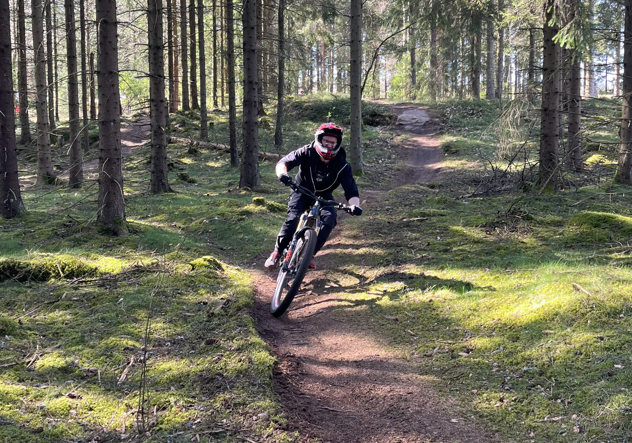 Downhill/enduro bicycling Ski Bike Hike