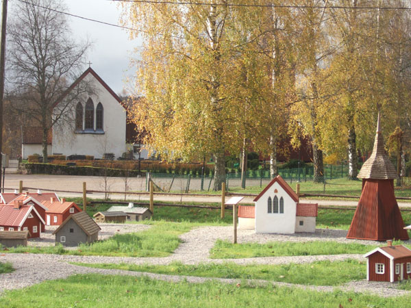 Ta med familjen till Timmele Miniby strax utanför Ulricehamn.