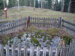 Varggropen i Bystad