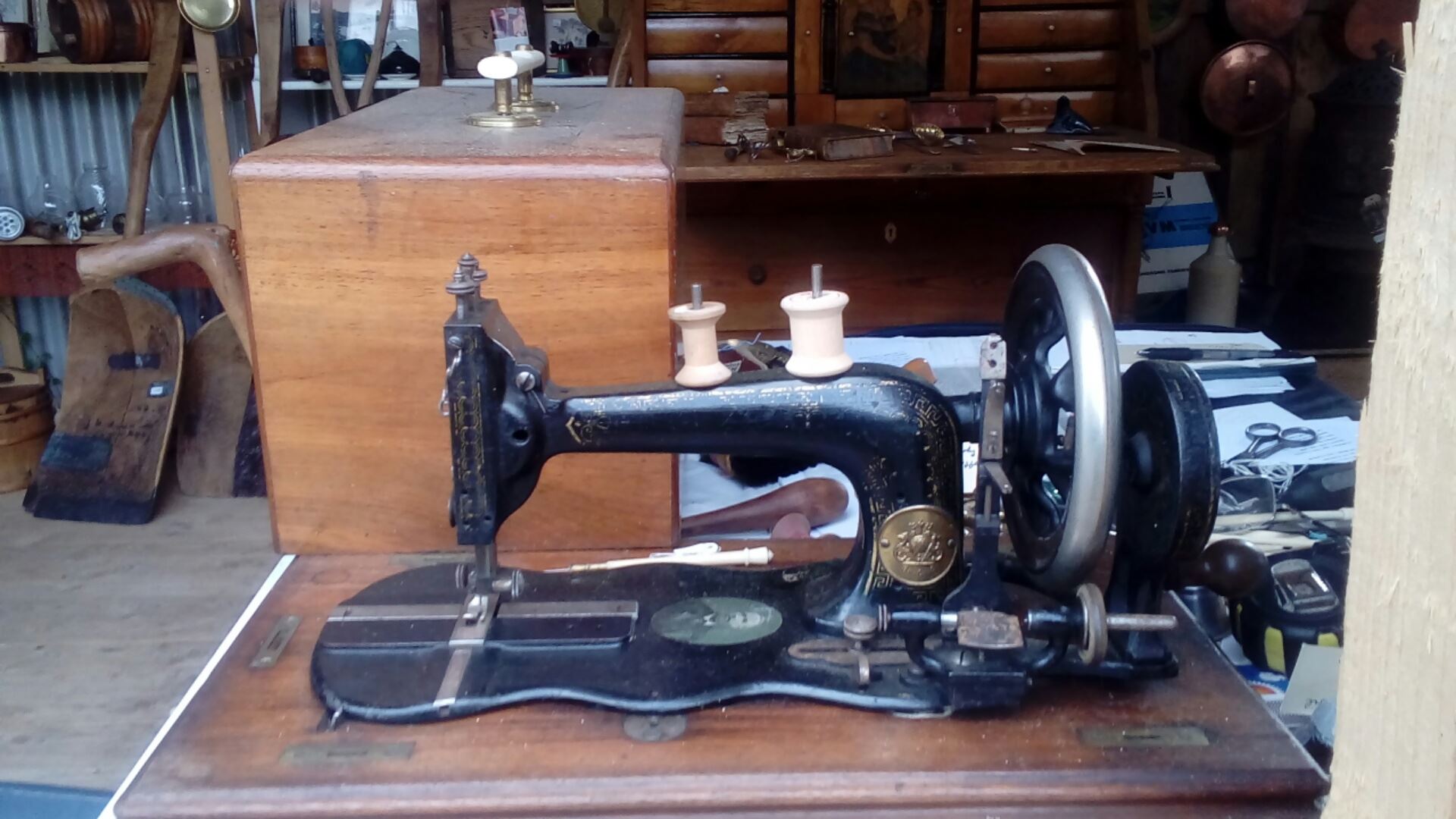 Tumlebergs Loppis Antik & Kuriosa med Café Sågeråsen